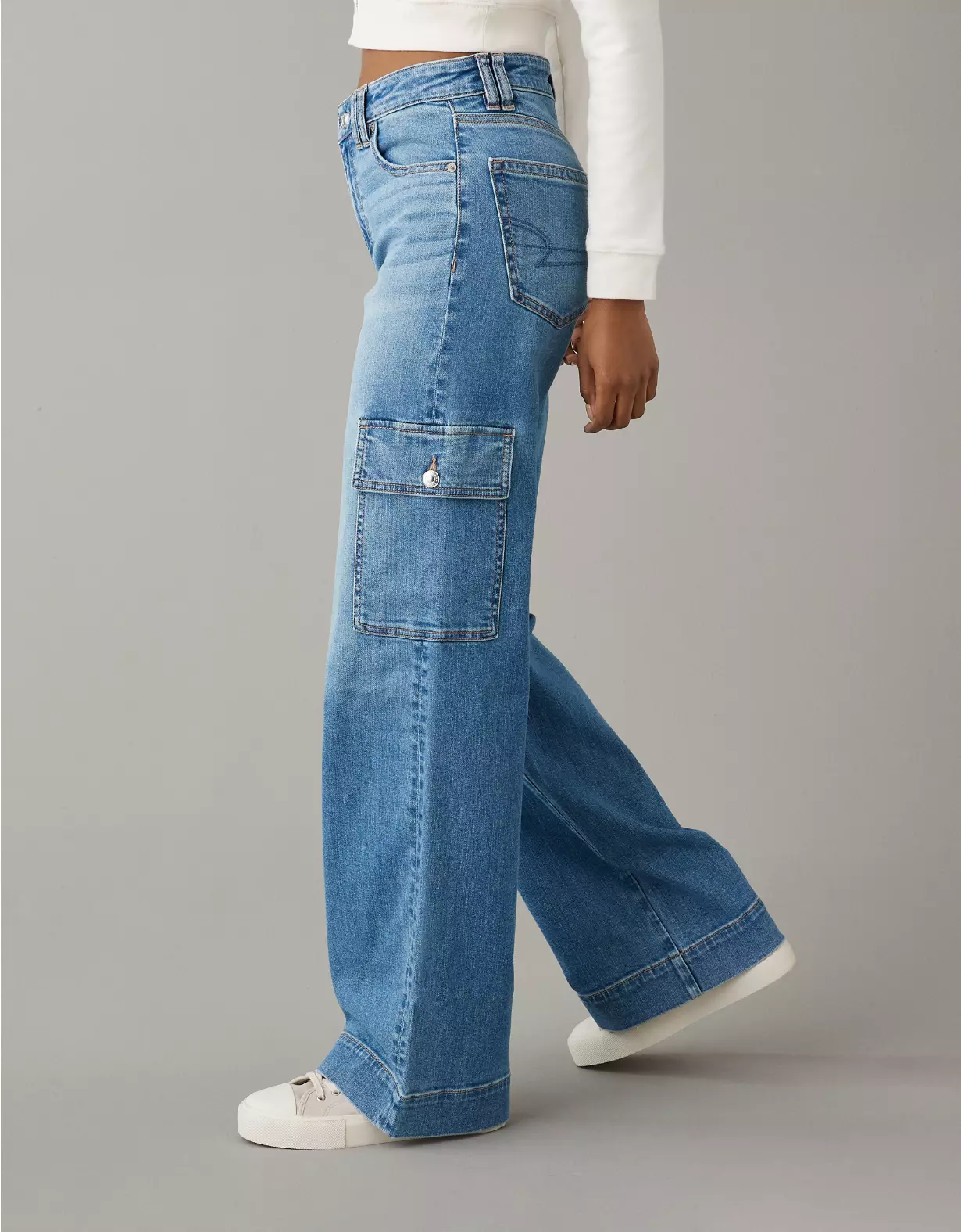 AE Dreamy Drape Stretch Super High-Waisted Cargo Baggy Wide-Leg Jean 3 AE Dreamy Drape Stretch Super High-Waisted Cargo Baggy Wide-Leg Jean
