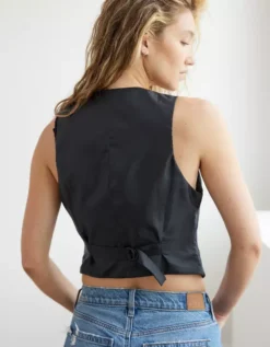 AE X The Ziegler Sisters Crop Vest -American Eagle Online Shop 1383 5749 001 ob