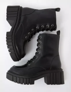 AE Lace-Up Lug Boot -American Eagle Online Shop 1414 6271 001 d1
