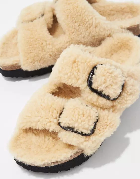 Birkenstock Women's Arizona Big Buckle Shearling Sandal 5 Birkenstock Women's Arizona Big Buckle Shearling Sandal - Image 3