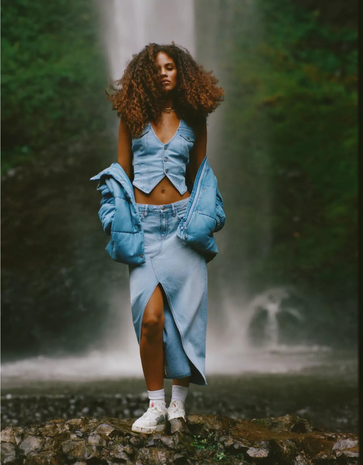 AE Dreamy Drape Low-Rise Denim Maxi Skirt 3 AE Dreamy Drape Low-Rise Denim Maxi Skirt